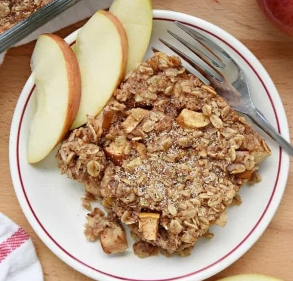 Apple Cinnamon Baked Oatmeal