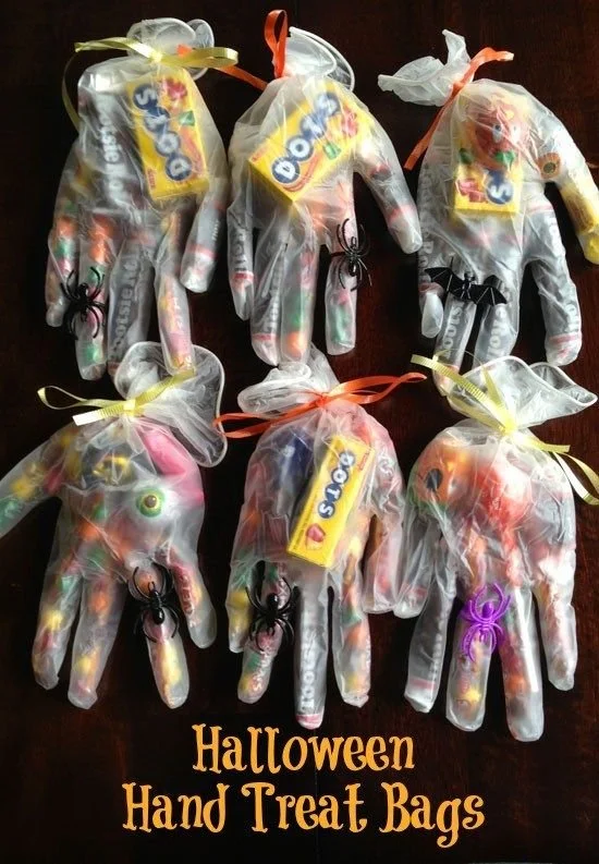 Spooky Halloween party food ideas featuring themed appetizers and treats.