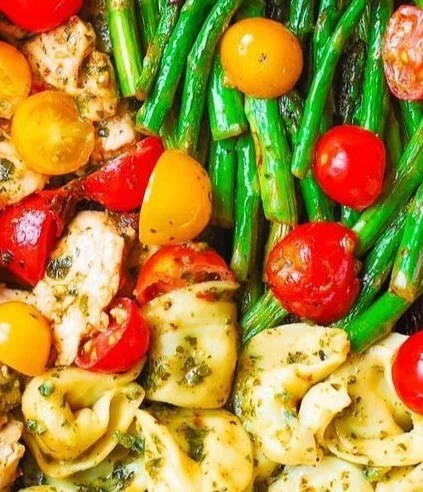One-Pan Pesto Chicken, Tortellini, and Veggies