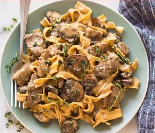 Delicious slow cooker beef stroganoff in a creamy sauce