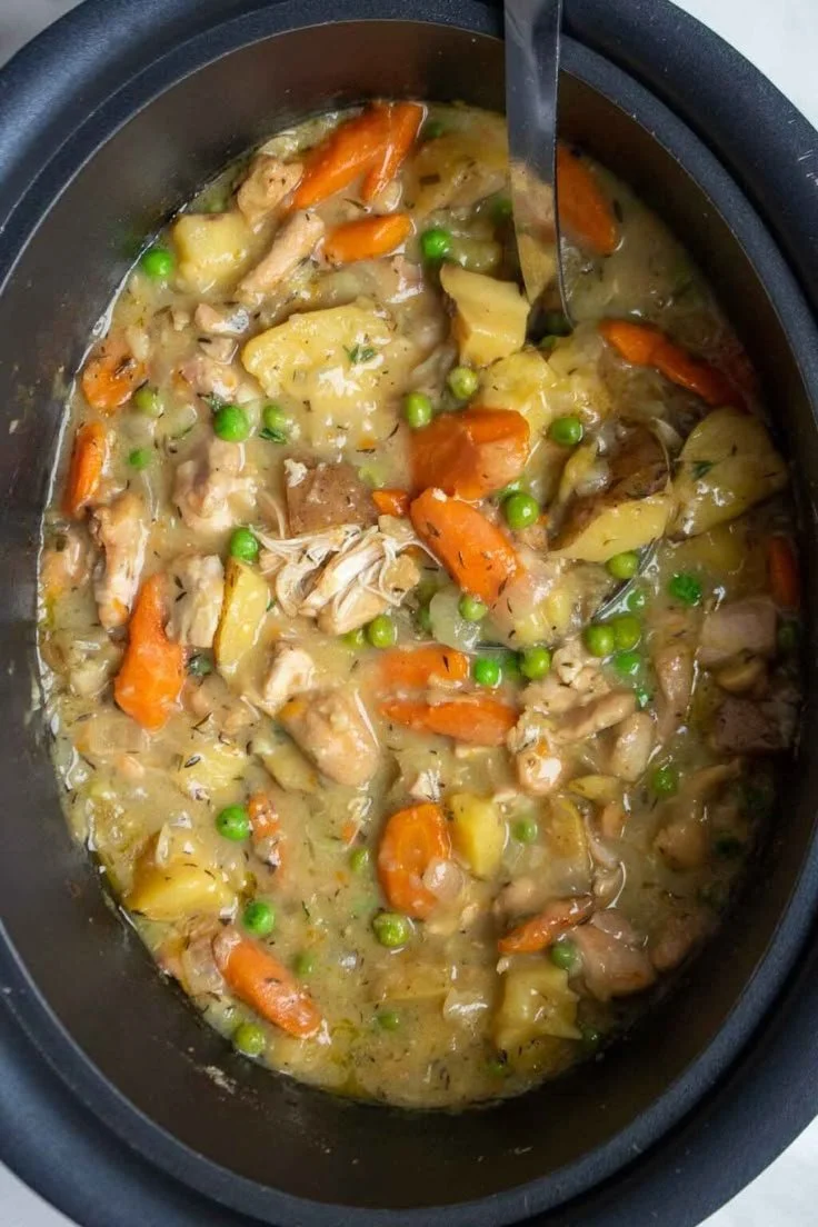 Delicious slow cooker chicken stew with tender chicken and vegetables