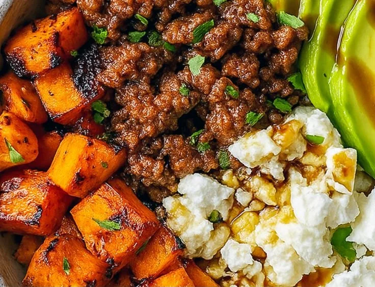 Viral hot honey ground beef bowl high in protein and fiber for meal prep